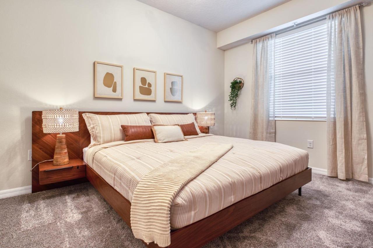 Modern Apartment With Mickey Themed Bedroom Kissimmee Eksteriør billede